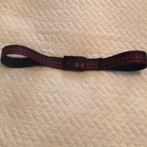 Under Armour Boys 8-20 OSFM New without tags, retired color.